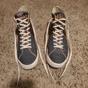 Men or Women's Inkkas London Sky High Top.